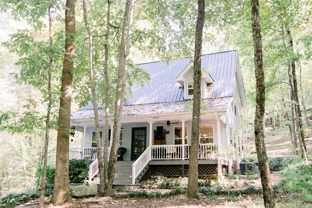 Oakleaf Cottage, a Chattanooga wedding venue, by Kelsey Dawn Photography